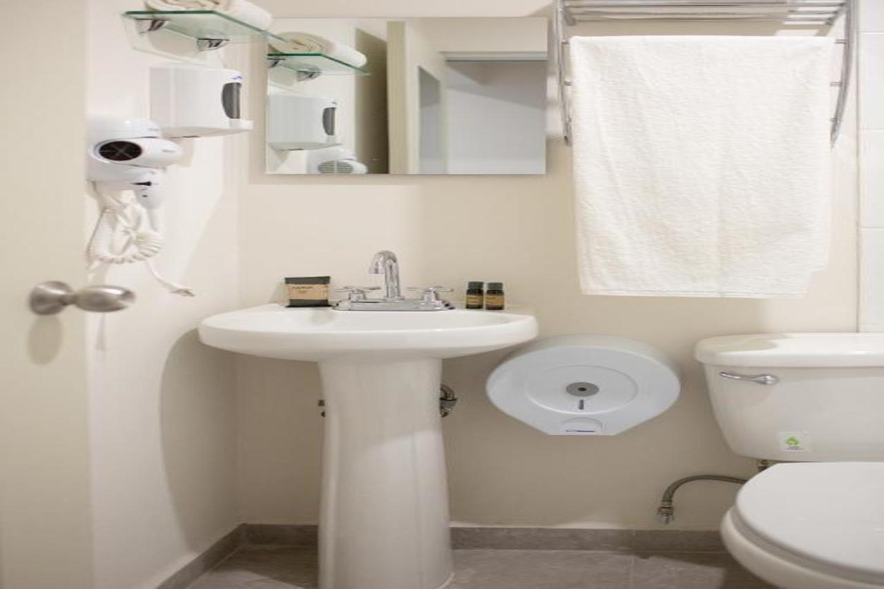 Casa Finlandia Boutique Hotel グアダラハラ エクステリア 写真